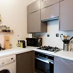 Superb Apartment 15 Min From Buttes Chaumont
